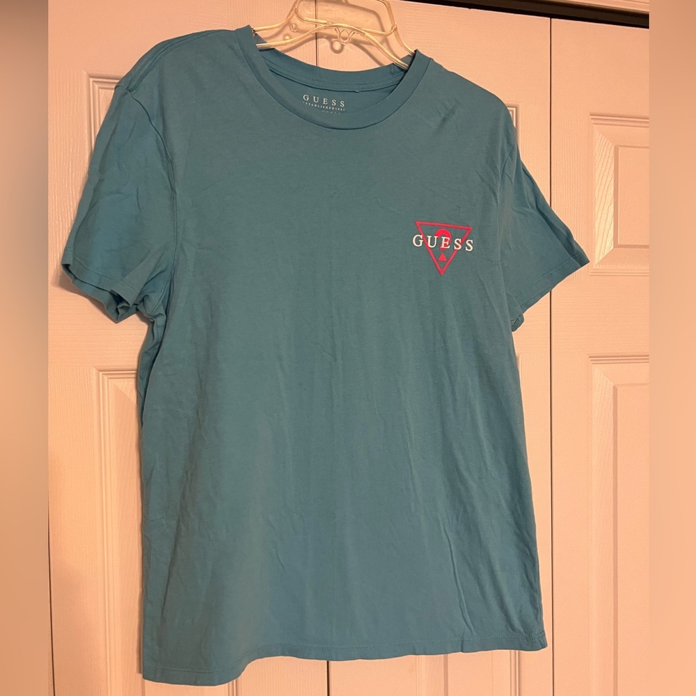 Men’s Guess Tee Size Medium